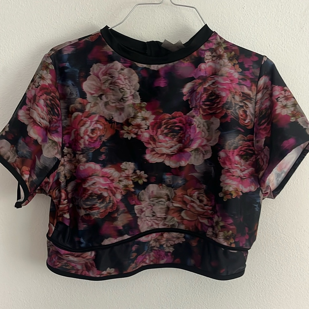 TORRID 2 Rash Guard Crop top